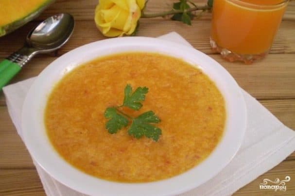 Raw food pumpkin soup