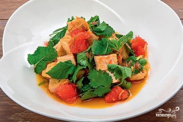 Тайский салат с курицей