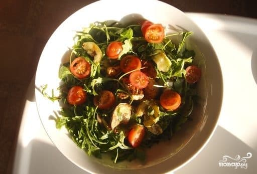 Warm salad with veal