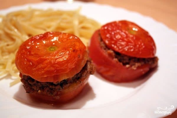 Tomatoes stuffed with meat