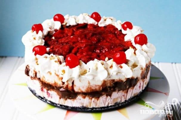 Strawberry and Banana Ice Cream Cake