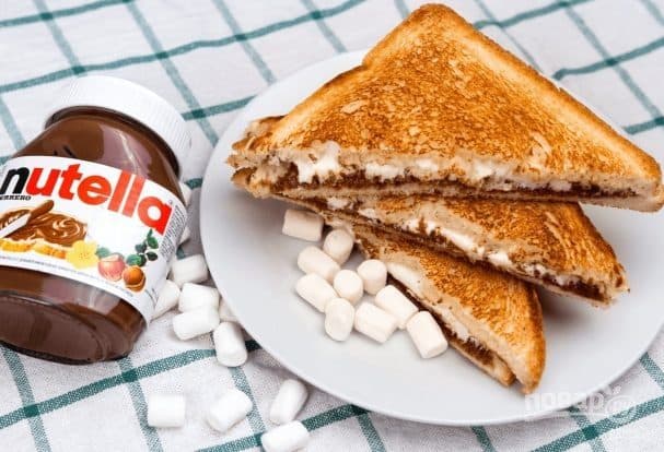Toast with marshmallow