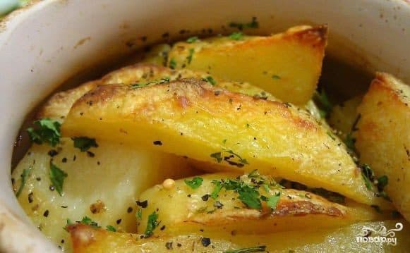 Тушеная картошка в горшочках