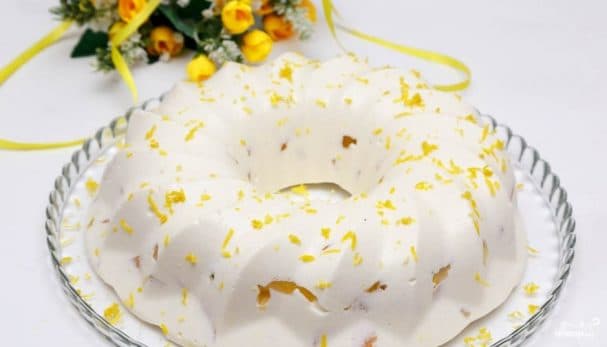 Cottage cheese Easter pudding with gelatin