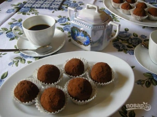 Cottage cheese-coconut-chocolate dessert