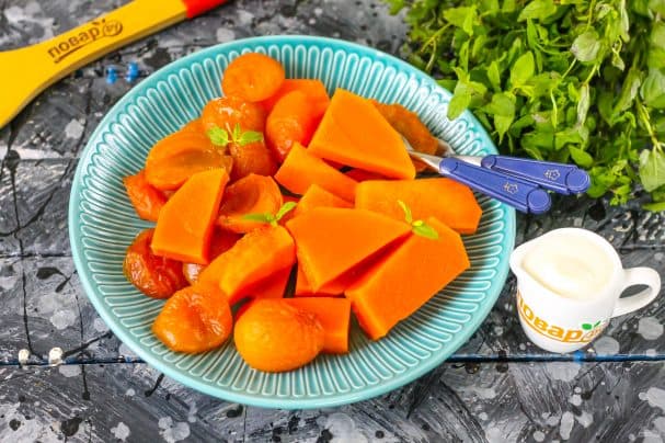 Pumpkin with apricots