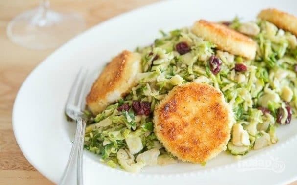 Warm salad with goat cheese