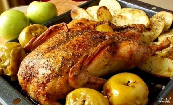 Duck stuffed with apples