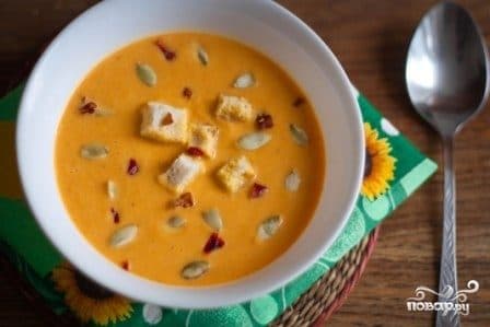 Vegetarian pumpkin puree soup