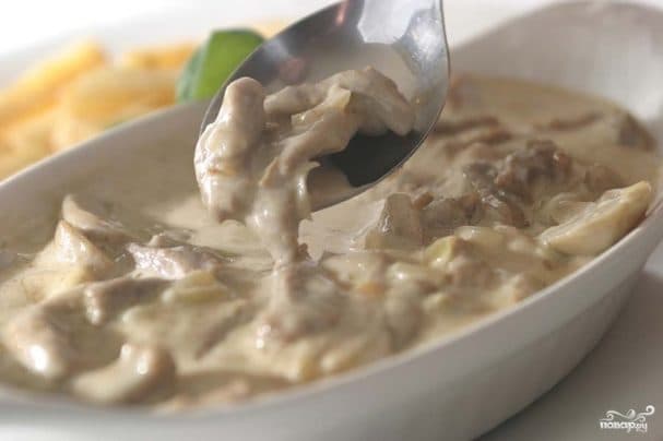 Pleurotus mushrooms in sour cream