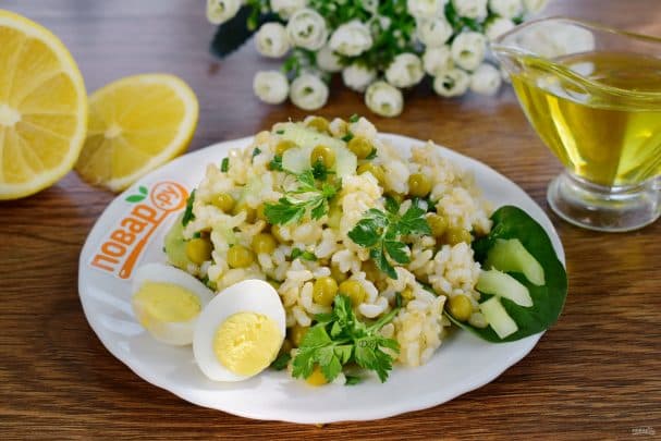 Вітамінний салат із рисом