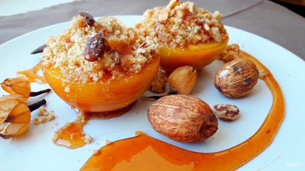 Смачны дэсерт зь персікаў