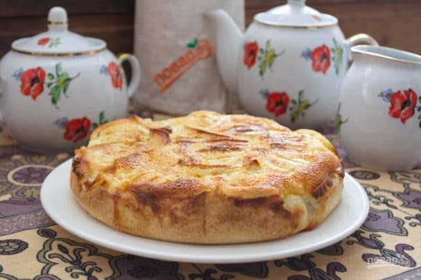Apple pie with delicious filling