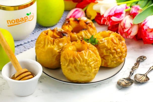 Apples with honey in an air fryer