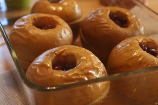 Baked apples with honey