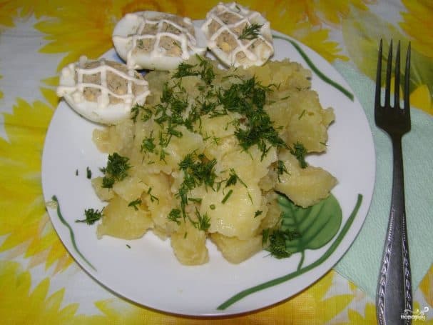 Яйкі, фаршаваныя паштэтам