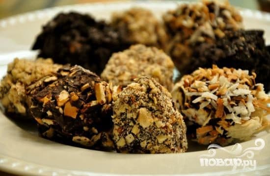 Frozen bananas in chocolate
