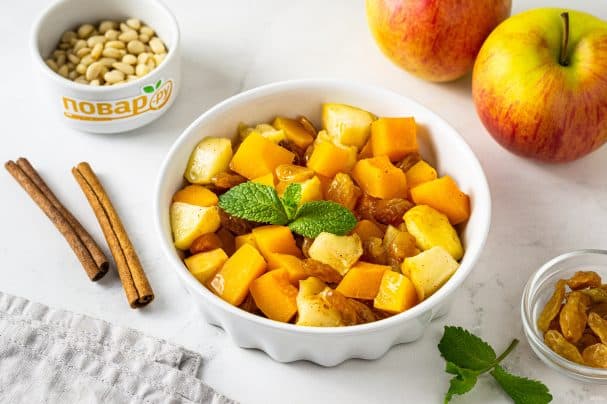 Baked pumpkin with apples