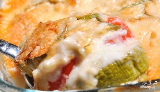 Zucchini casserole with tomatoes