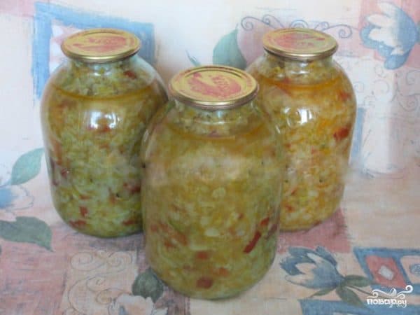 Green cabbage soup for winter