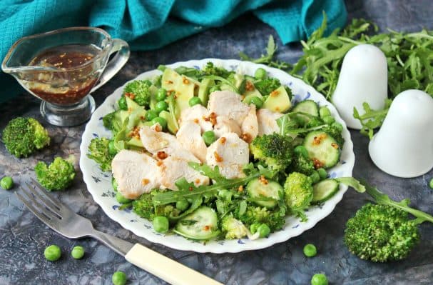 Green salad with chicken