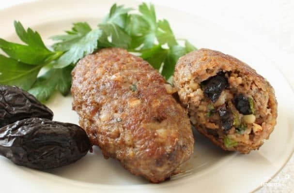 Plum-stuffed zrazy
