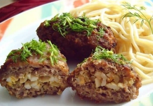 Зразы з яйкам і луком