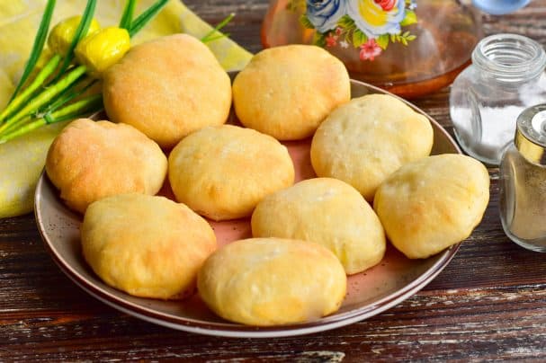 Біляші з м’ясом і картоплею в духовці