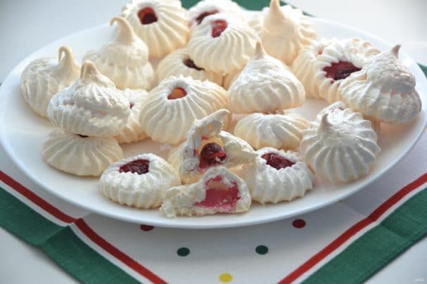 Безе з брусніцай