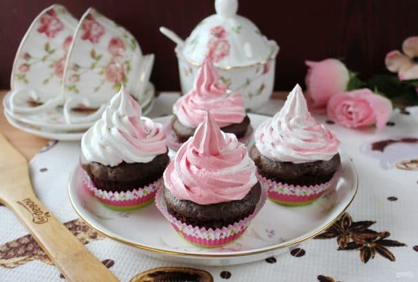 Cupcakes with meringue