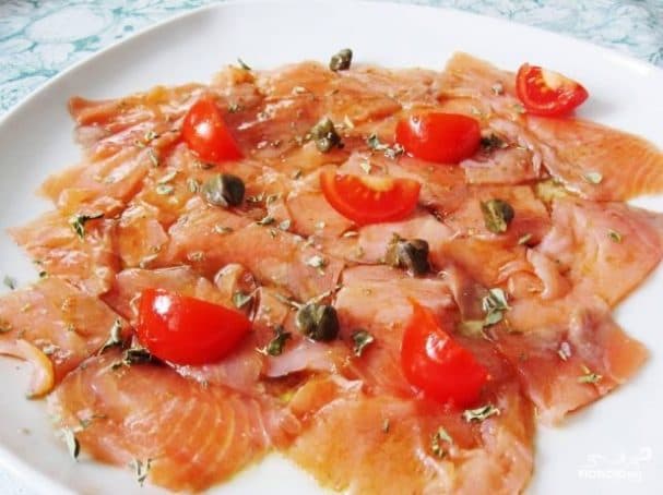 Salmon carpaccio