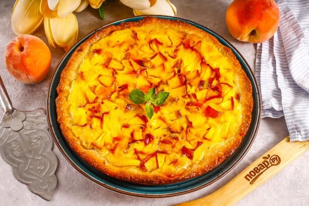 Кіш з персиками