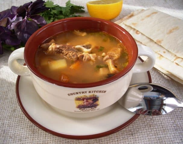 Мясны суп з курагай