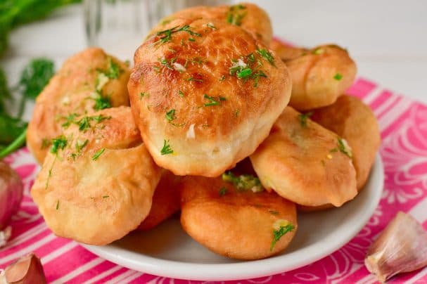 Pan-fried garlic buns