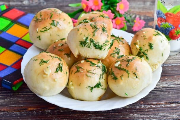 Pampushki with garlic in a bread machine