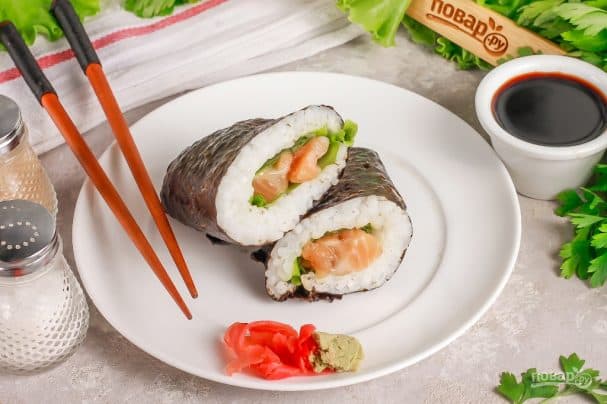 Smoked Salmon Sandwich Roll