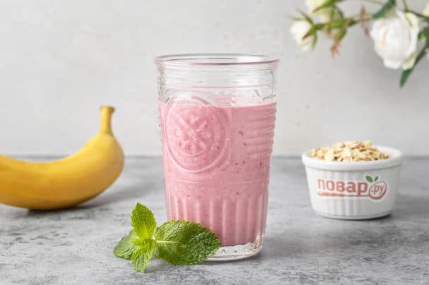 Oatmeal breakfast smoothie