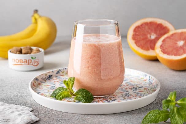 Grapefruit and Banana Smoothie