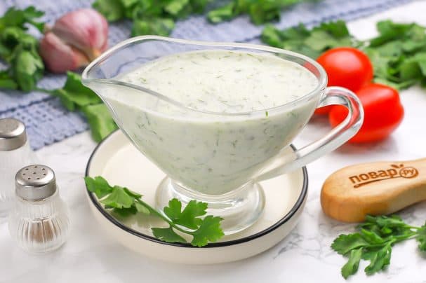 Білий соус із солоними огірками