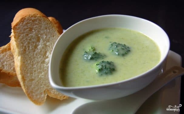 Broccoli soup puree