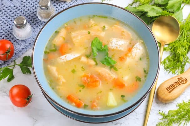 Уха з брушкаў лосася з пшаной крупай
