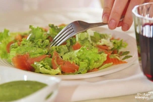 Green salad with trout