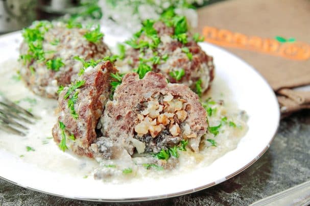 Buckwheat-stuffed zrazy in mushroom sauce