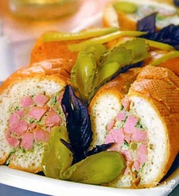 Багет с начинкой