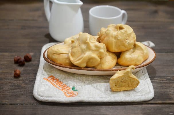 Meringue with chocolate