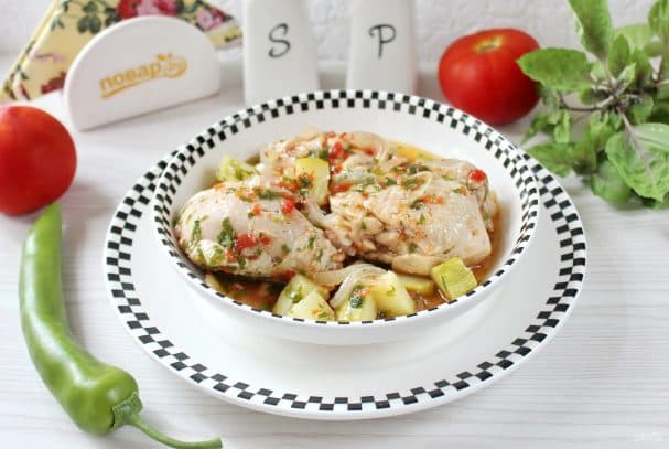 Chicken chakhokhbili with zucchini