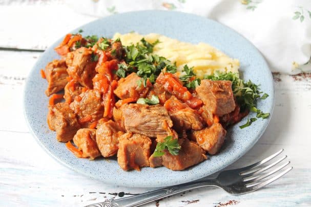 Диетический гуляш из индейки