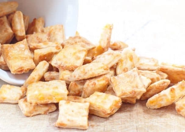 Домашние сырные крекеры