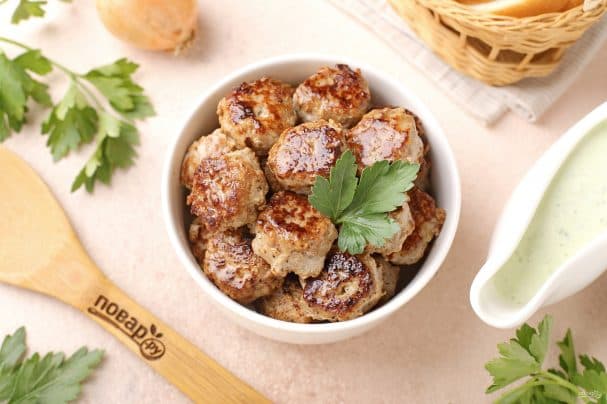 Meatballs in Parsley Sauce