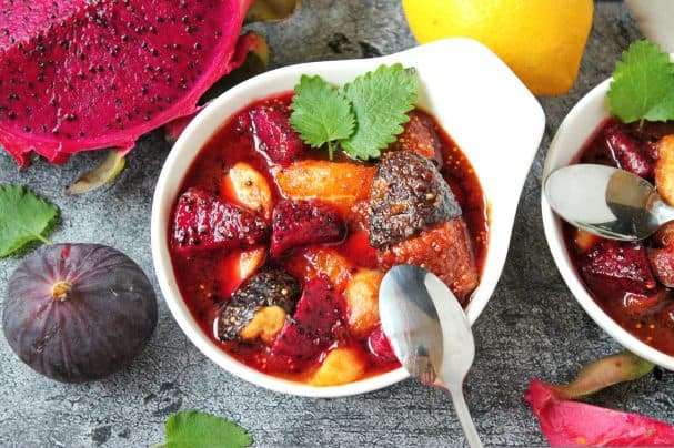 Fruits in hot caramel